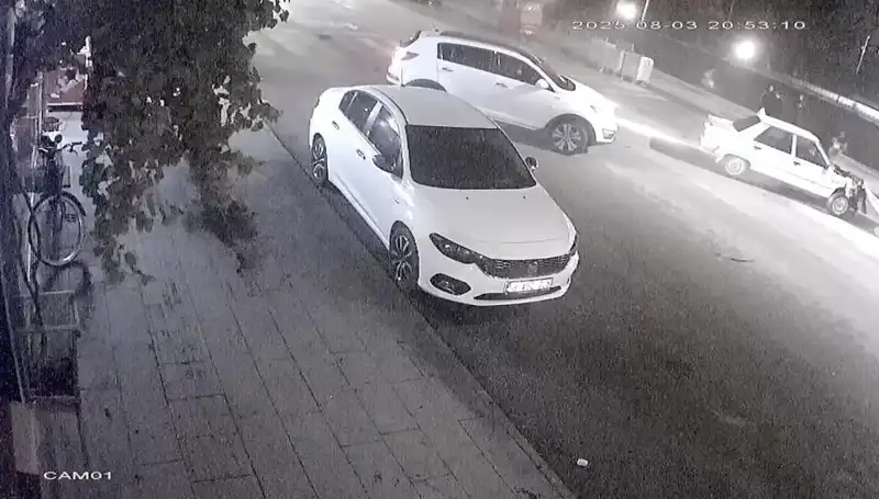 Yaya Geçidinde Korkunç Kaza: Arkadan Çarpan Araçlar Neyin Peşindeydi?