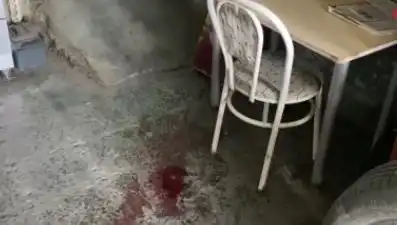 Sandalyeden Düşen Adamın Hastaneye Kaldırılması Olayı!
