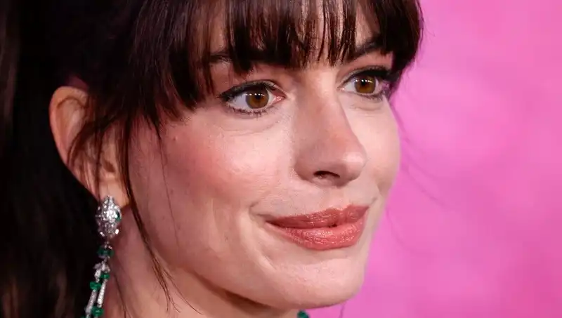 Hollywood’un Gizli Estetik Yöntemi: Ölü Deri Enjeksiyonları Gerçek mi?
