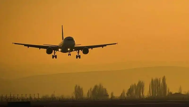 Çin'de Yolcu Uçağı Zorunlu İniş Yaptı: Olayın Perde Arkası Ne?