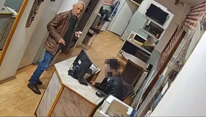 Özgür Özel'e Saldıran Selçuk Tengioğlu'nun Son Görüntüleri Kameralara Yansıdı