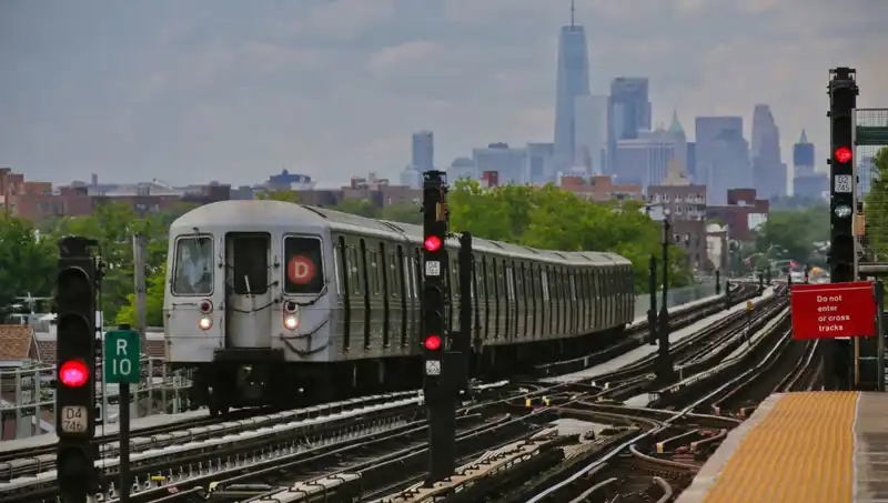 Metro Sörfü Trendi, 15 Yaşındaki Genç Hayatını Kaybetti!