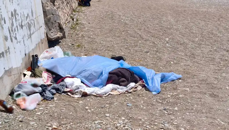 Konyaaltı Sahili'nde Şok: Gizemli Bir Ceset Bulundu!