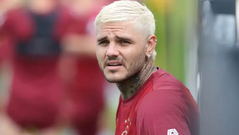 Icardi'nin Borç Açıklaması: Osimhen ve Kerem Aktürkoğlu Hakkında Ne Dedi?