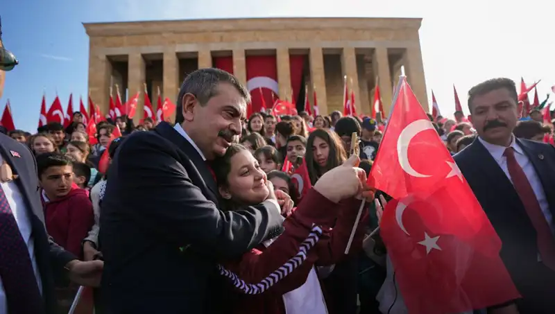 Bakan Tekin'in Çocuklarla Birlikte Anıtkabir Ziyareti: Anlamlı Bir Etkinlik