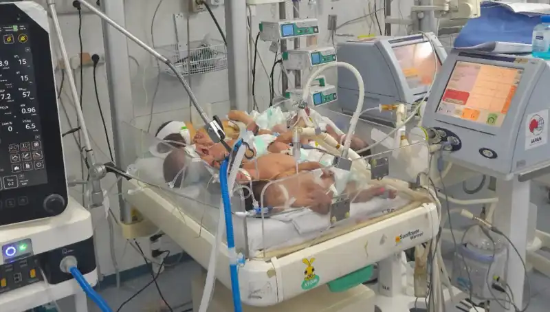 Gazze Hastanelerinde Kuşaçte Yatan Bebekler: Doktorlar Çaresiz Kalıyor