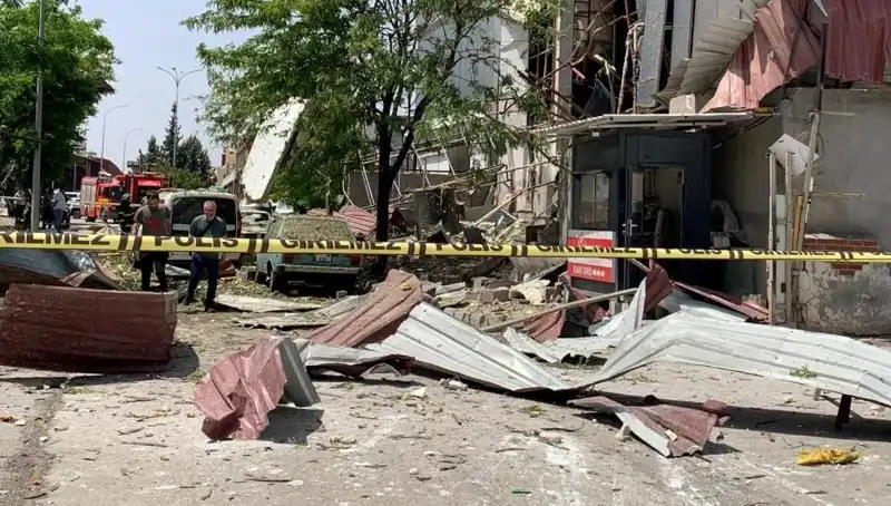 Gaziantep’te Fabrika Patlaması: Can ve Mal Kaybıya Sonuçlanan Olayda Yaralılar Var
