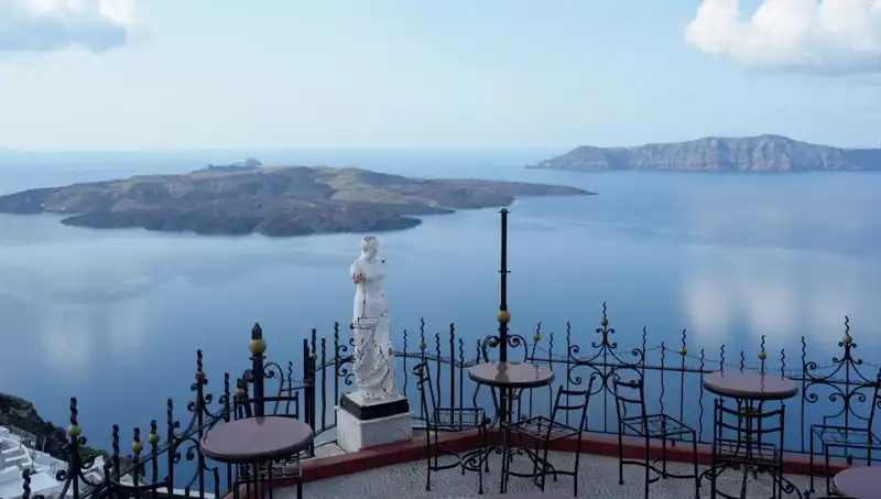 Santorini'de Tsunami Tehlikesi: Ada Sulara Gömülebilir mi?
