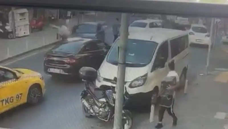 Fren Yerine Gaza Basınca Yaşanan Büyük Kaza Sokakları Değiştirdi