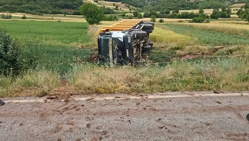 Tokat’ta Devrilen Kamyonun Şoförü Hayatını Kaybetti, Detaylar Şok Edici