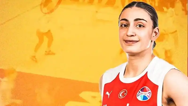 Galatasaray, 3 Yıldız Futbolcusuyla Sözleşmesini Yeniledi!