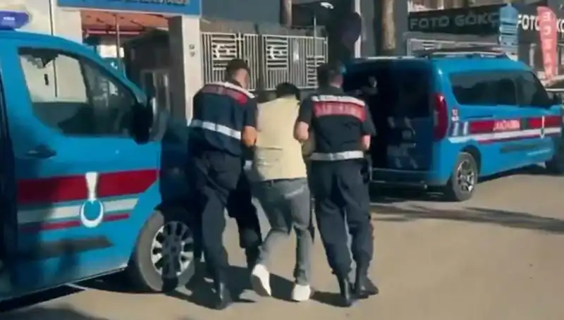 10 İlde Suç Örgütlerine Dev Operasyon: 74 Gözaltı Yapıldı