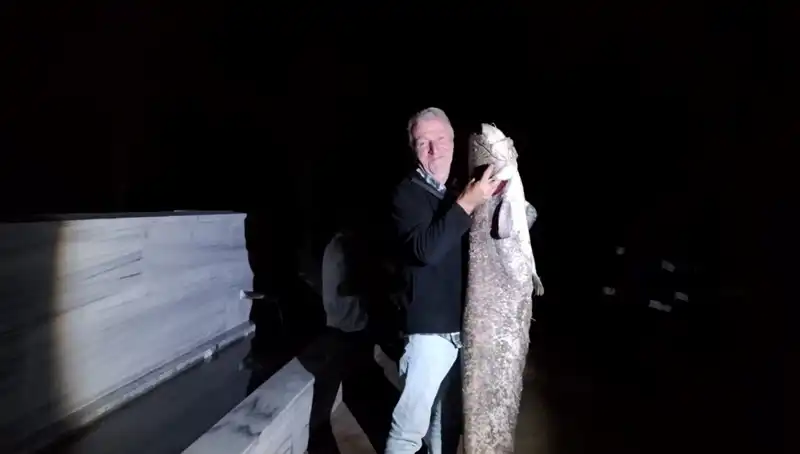 Barajda Şaşırtan Buluntu: 40 Kilo Ağırlığında Dev Balık Oltaya Takıldı