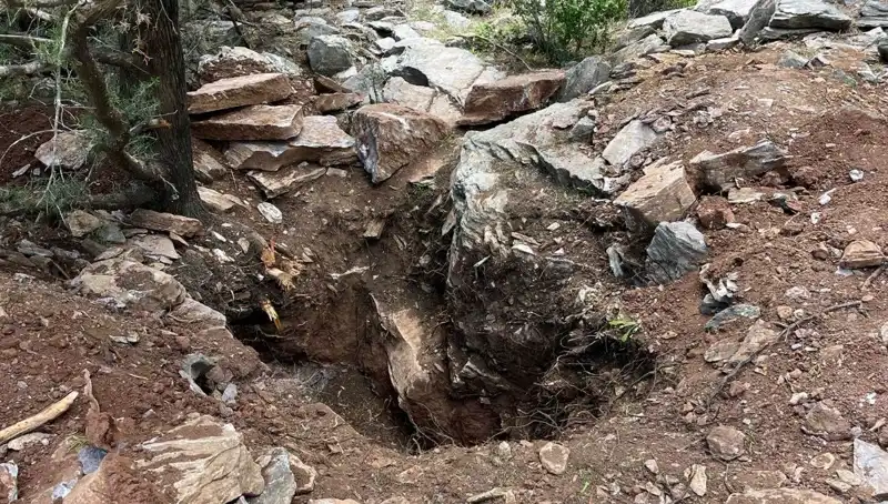 Eski Vali ve Emekli Albay, Define Ararken Yakalandı: Şok Edici Gelişmeler