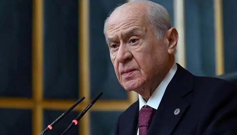 Bahçeli'den Sert Eleştiri: "CHP Sırrı Bey'e Haksızlık Yapmıştır!"