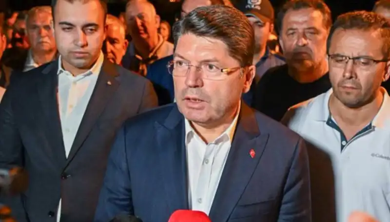 Bursa Orman Yangınındaki FETÖ İddiası: Bakan Tunç Açıklama Yaptı