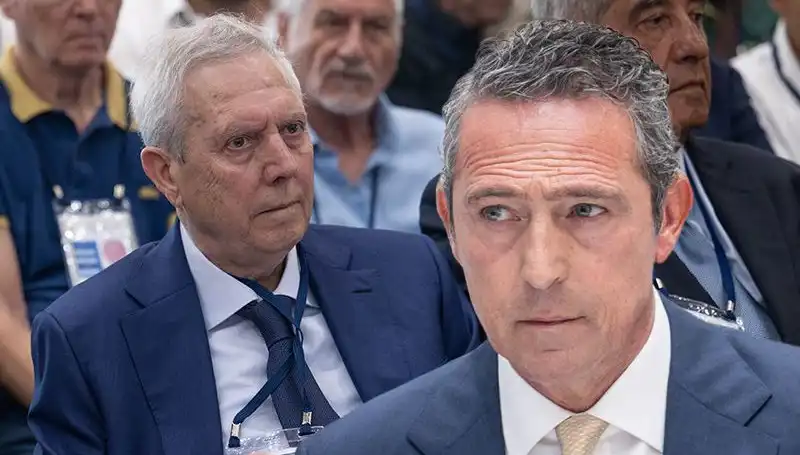 Fenerbahçe Divan Kurulu'nda Aziz Yıldırım Şaşırttı: Adaylık Açıklaması Gerginliği Tırmandırdı