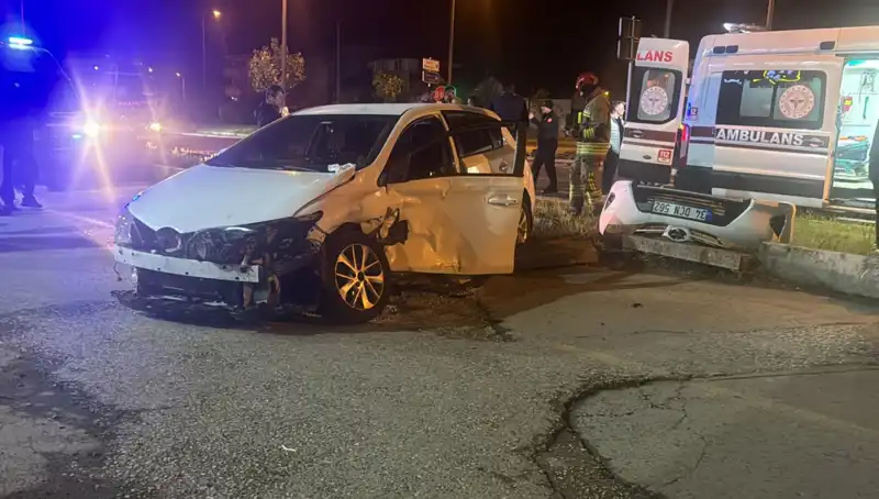 Pikap ile Otomobilin Şaşırtan Çarpışması: Görgü Tanıkları Anlattı