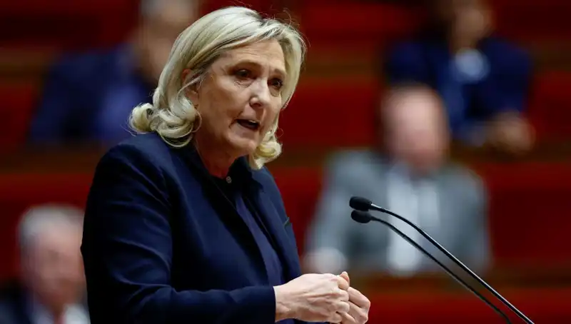 Le Pen'in Siyasi Geleceği: Suçlu Bulunursa Aday Olamayacak