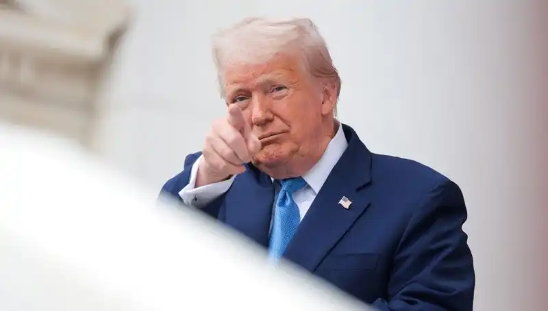 Adalet Bakanlığı, Trump'ın Epstein Belgelerinde İsmine Dikkat Çekti!
