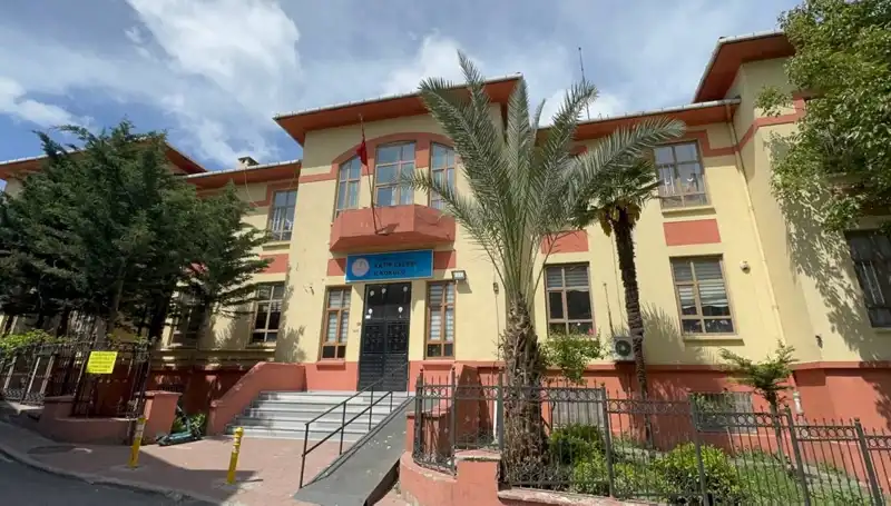 Depremzedelerin Eğitimine Darbe: Riske Giren Okullar Boşaltıldı
