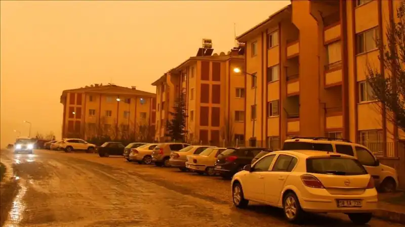 Meteoroloji Uyarıyor: Çöl Tozu Fırtınası ve Çamur Yağmuru Bekleniyor