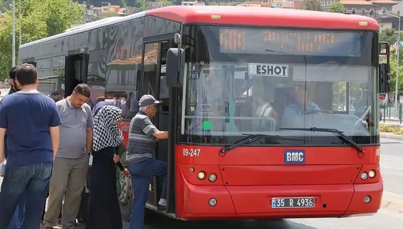 İzmir'de Öğrenci İndiriminde 30 Yaş Sınırı: Ceza Uygulaması Başladı!