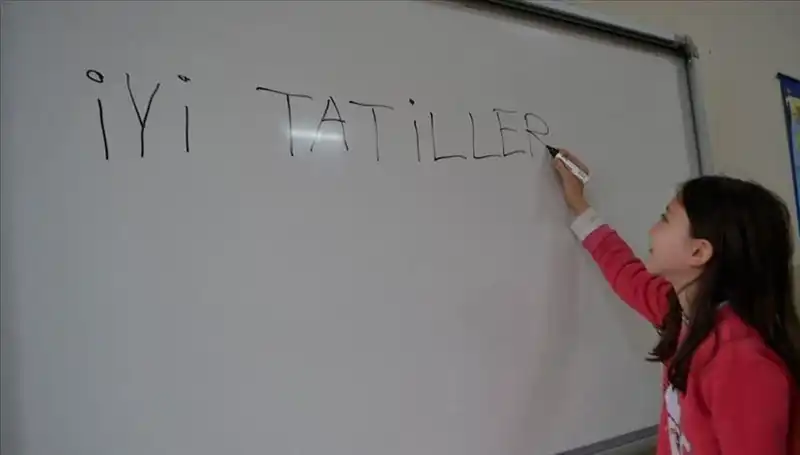 Türkiye'nin 20 Milyon Öğrencisi İçin Yaz Tatili Başlıyor: 20 Haziran'da Son Ders Zili Çalıyor