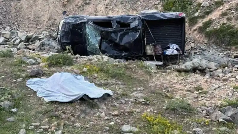 Gümüşhane'de Şok Eden Trafik Kazası: Bir Hayat Gitti, 5 Yaralı