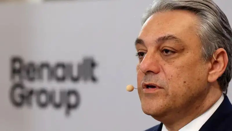 Renault'da Beklenmedik İstifa: Gelecek Ne Olacak?