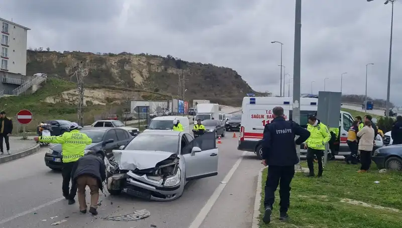 Sinop’ta Otomobil Kazası: Çok Sayıda Yaralı ve Kaza Anının Şoku