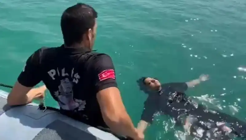Baraj Gölünde Tehlikeli Anlar: Gemi Adamları Hayat Kurtardı