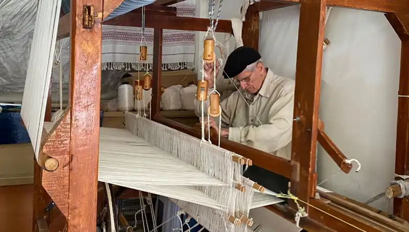 62 Yıldır İpleri Sanata Dönüştüren Usta: Mesleğine Aşk Olarak Bakıyor