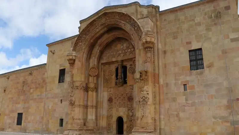 Divriği Ulu Camii ve Darüşşifası'na Yoğun İlgi: Tarihi ve Kültürel Önemi