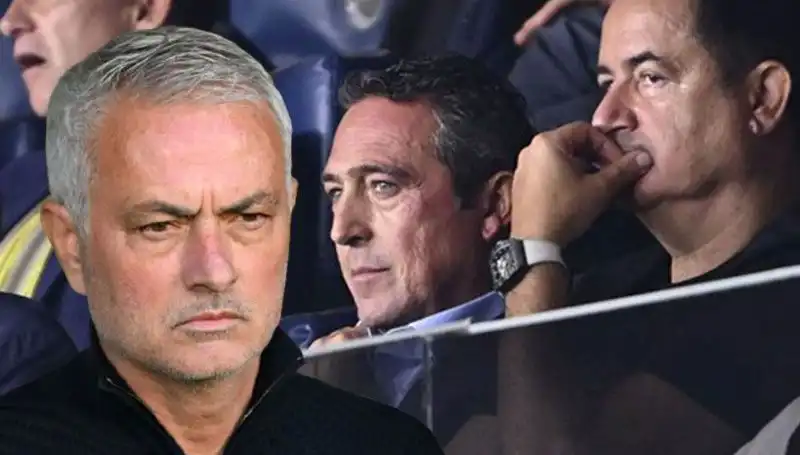 Fenerbahçe'den Yıldızlarını Şaşırtan Teknik Direktör Açıklaması: Mourinho'nun Geleceği Ne Olacak?
