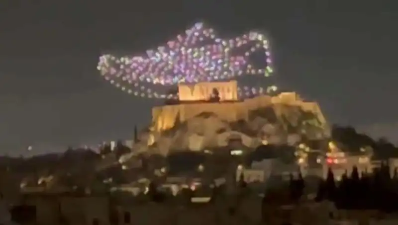 Akropolis Üzerinde Drone ile Reklam Skandalı: Soruşturma Başlatıldı