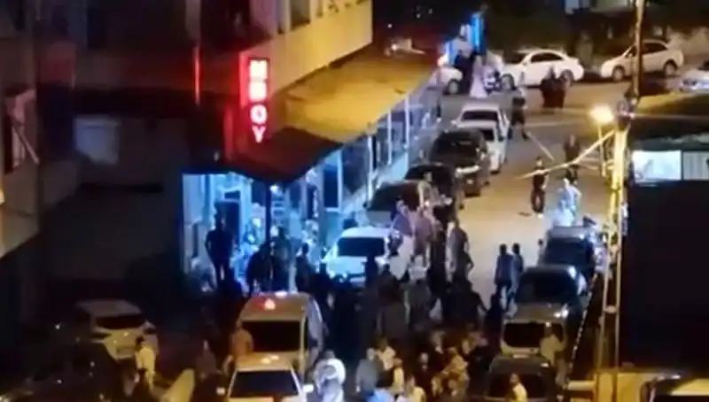 Düğün Kutlamasında Şok! Kalabalığa Dalma Olayı Herkesi Ürküttü