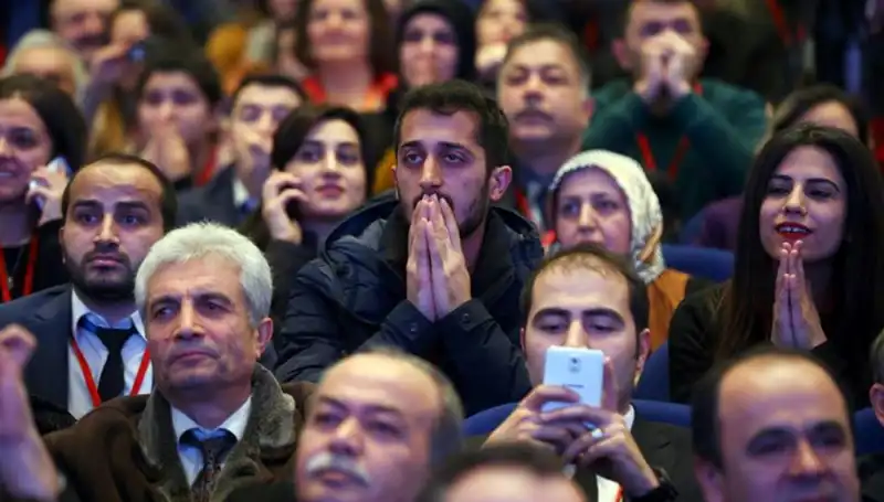 2025’te 15 Bin Sözleşmeli Öğretmen Atama Sınavı İçin Geri Sayım Başladı!