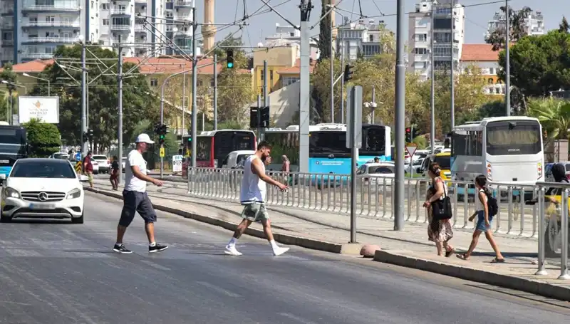 Trafikte Ölümcül Bilinçsizlik: İkinci Sıraya Yerleşti, Beklenmedik sonuçlar!