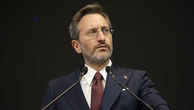Fahrettin Altun'dan Özgür Özel'e Sert Tepki: Siyasi İstismar Mi?