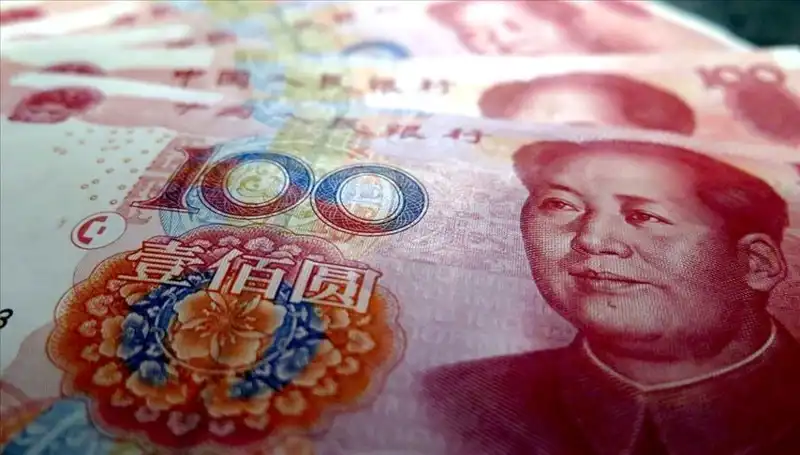 Yuan’ın Değeri Düşüşte: Ekonomik Kriz Alarmı Çanları Çalıyor
