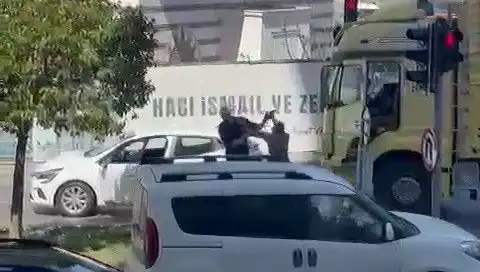 İstanbul Trafiğinde Çekiçli Dehşet: Korkutucu Olayın Ayrıntıları