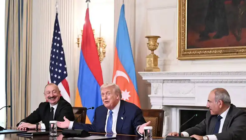 Aliyev'den Ermenistan'a Anayasa İle İlgili Acil Çağrı
