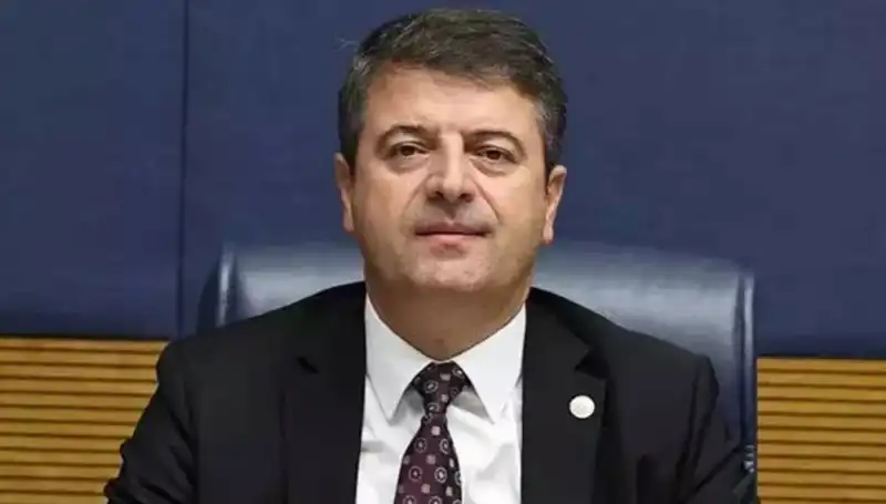 Adıyaman Belediye Başkanı Abdurrahman Tutdere Görevine İade Edildi: Ayrıntılar ve Etkileri