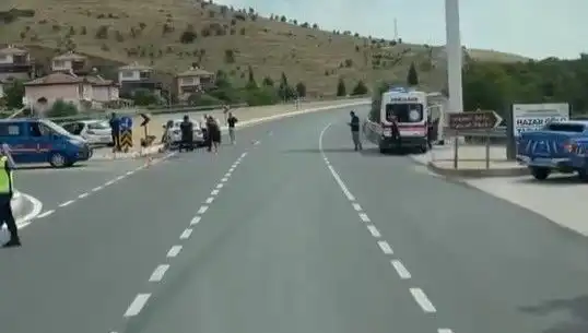 Elazığ'da İki Araç Çarpıştı: Yaralıların Durumu Ciddiyetini Koruyor