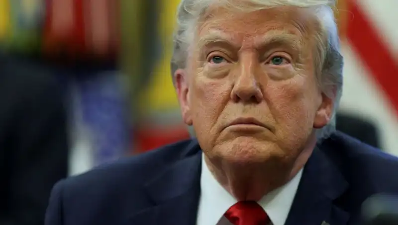 Trump’tan Skandal Açıklama: "Hem Ülkeyi Hem Dünyayı Yönetiyorum"