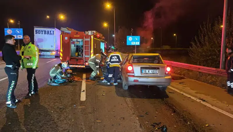 Hazır Olun! Kamyona Arkadan Çarpan Sürücü Ağır Yaralandı