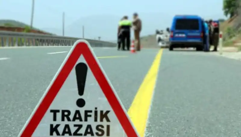 Otomobil ile Kamyon Çarpıştı: Korkunç Kaza Sonrası Bilgiler