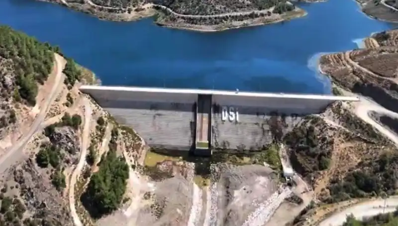 Çeşme'de Su Kesintileri Sona Eriyor: Yeni Proje Detayları!