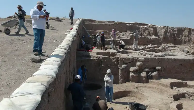Kilis’te Oylum Höyük Kazıları Sıcak Havalara Rağmen Devam Ediyor!